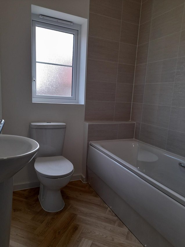 P89 Willow Bathroom 2