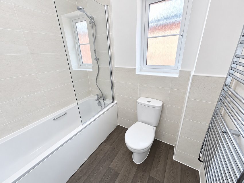 P60 Coppice Bathroom