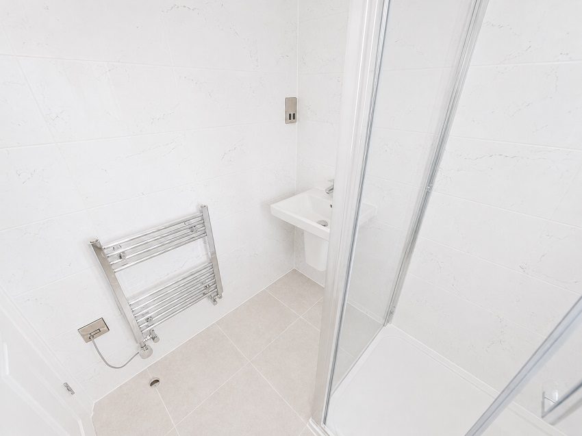 P1 Lowans Ensuite Pic 2