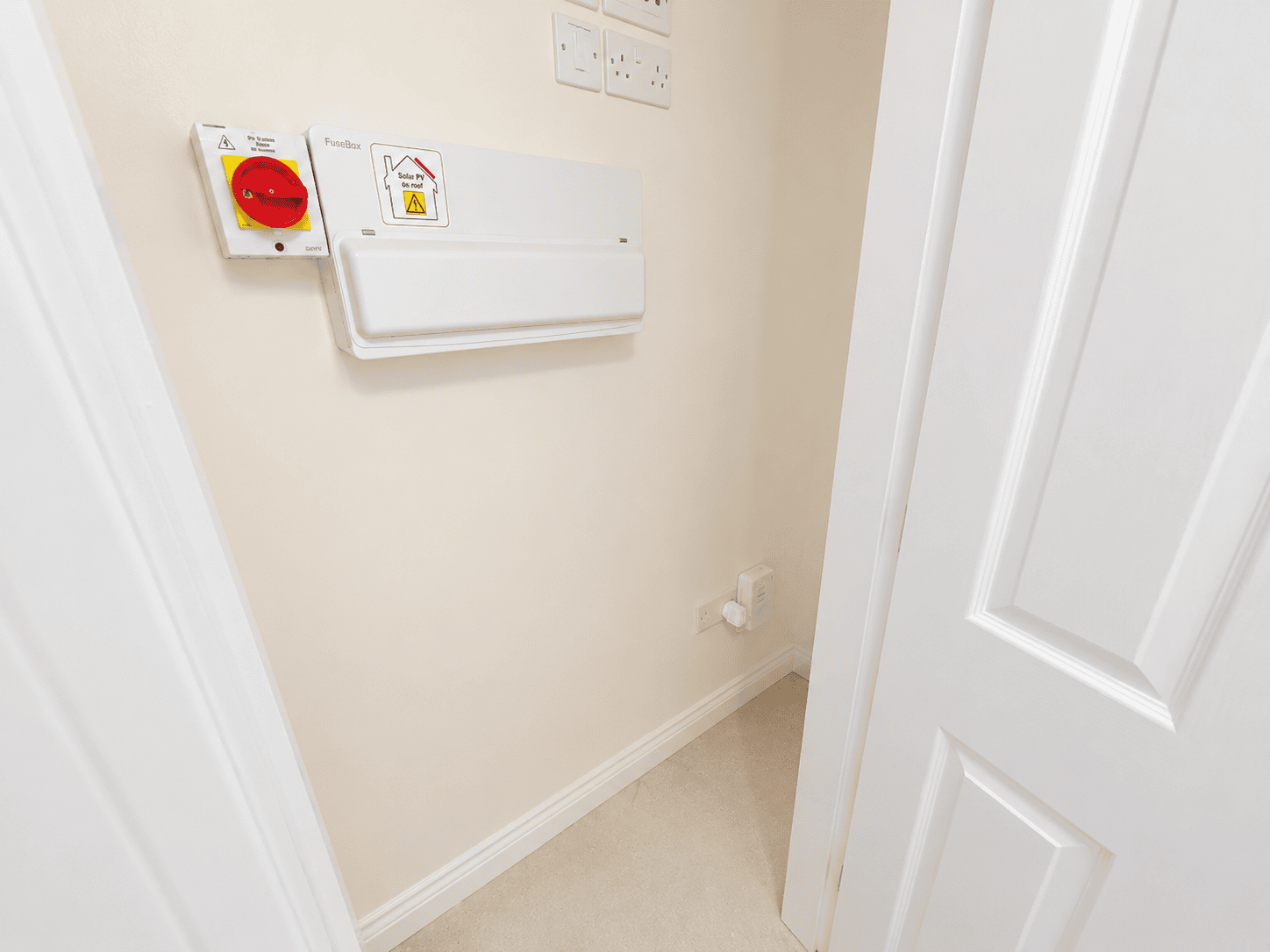 P10 Lowans Cupboard 1