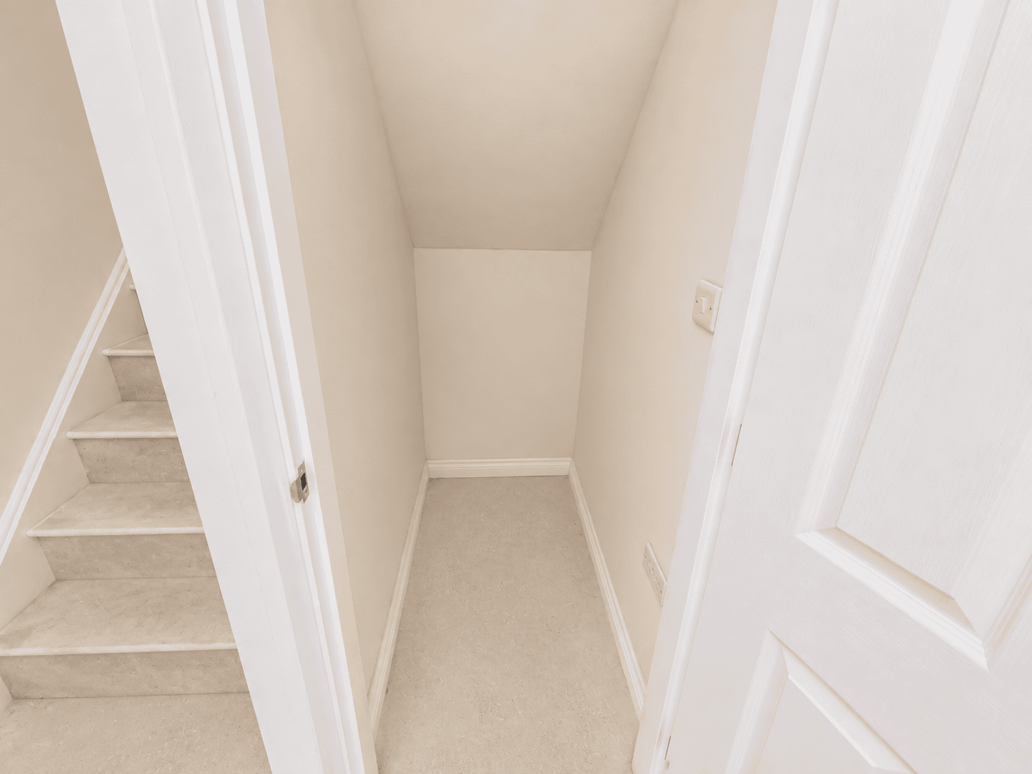 P10 Lowans Cupboard 2