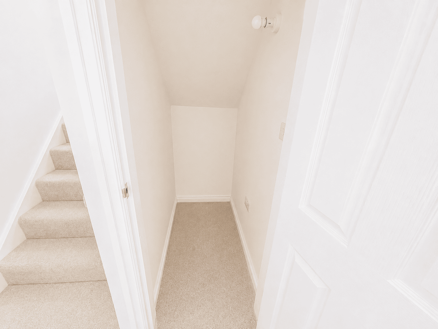 P17 Lowans Storage Cupboard 1