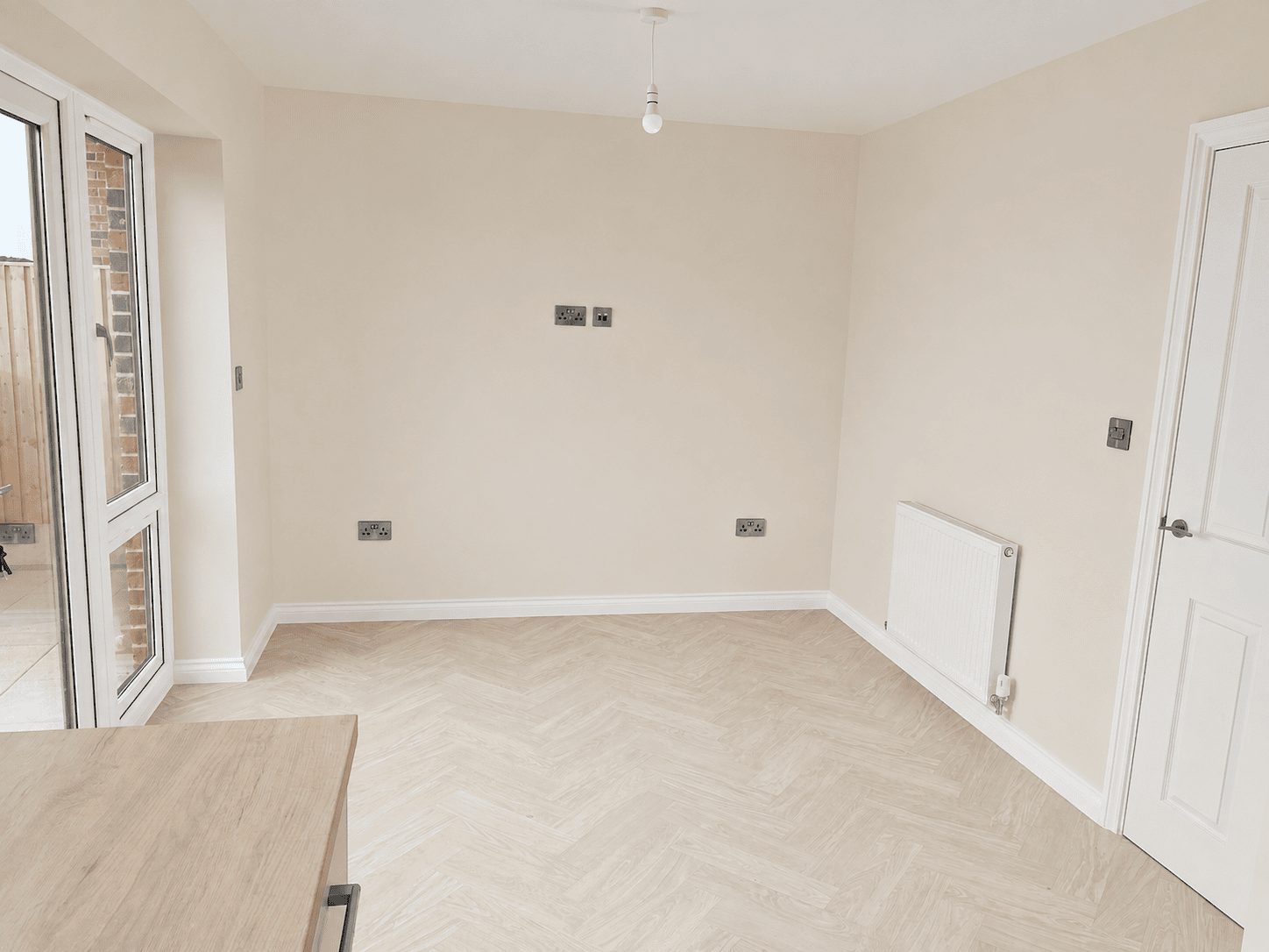 P9 Lowans Dining Area Pic 1