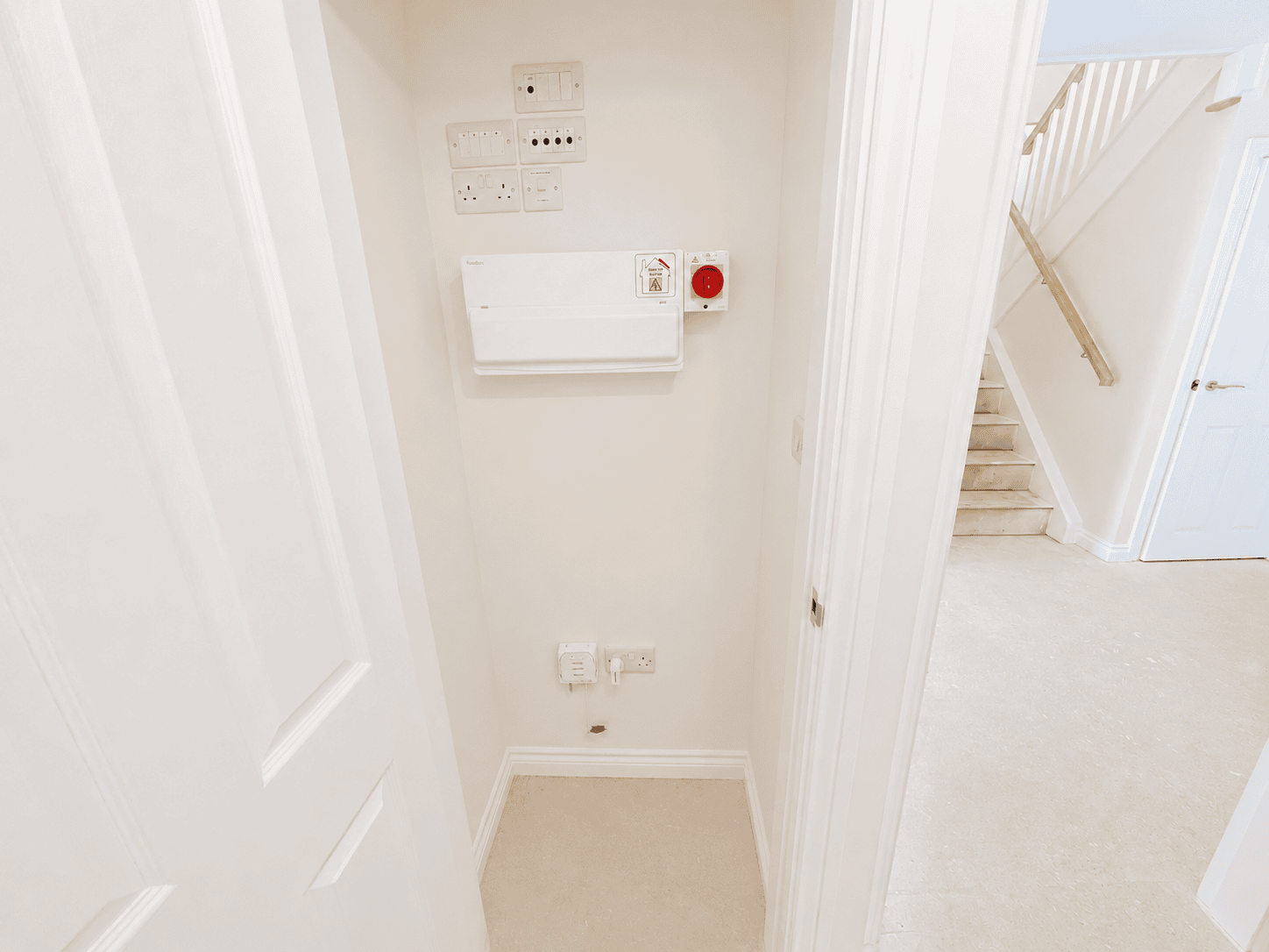 P9 Lowans Storage Cupboard 1