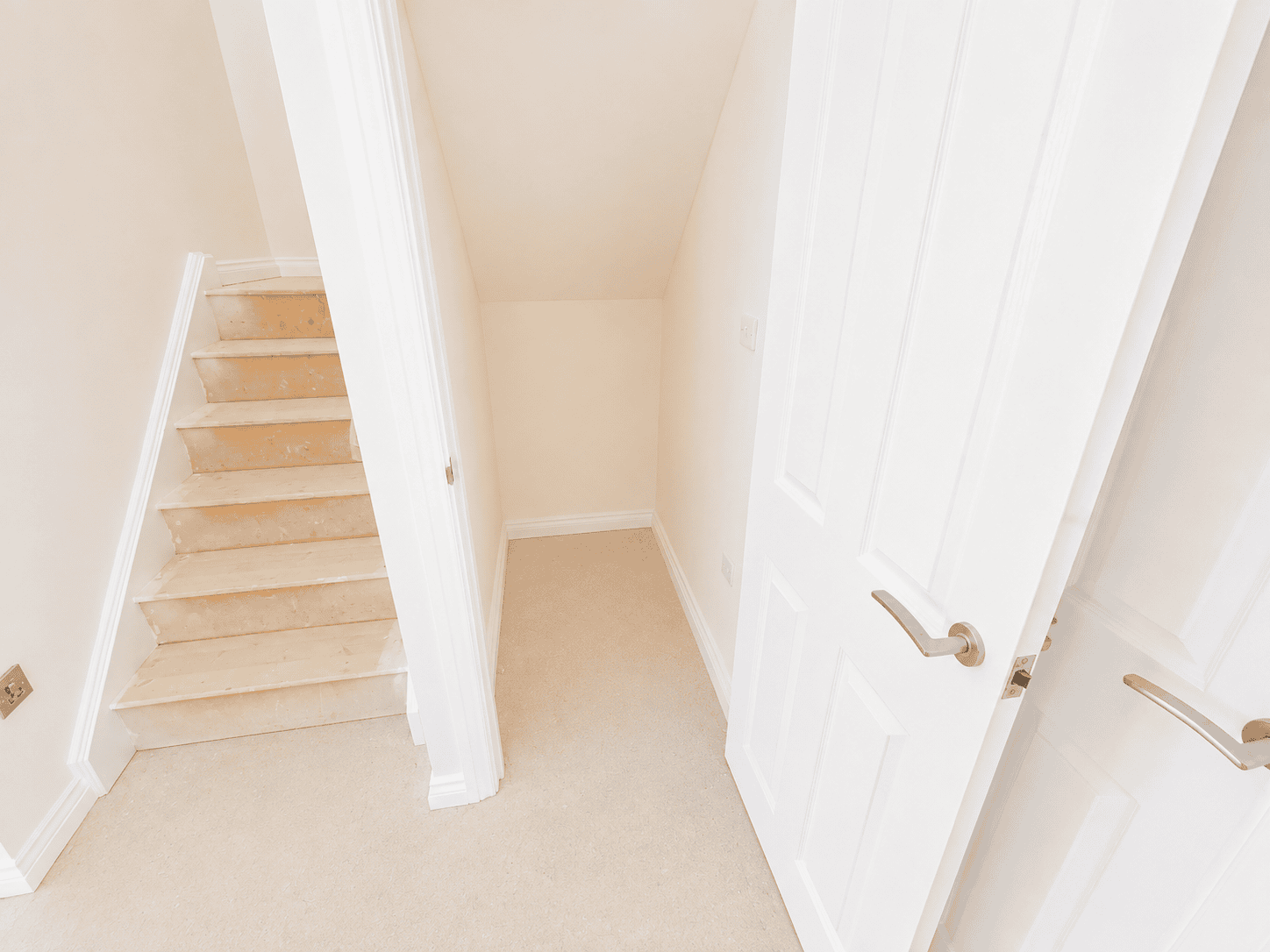 P9 Lowans Storage Cupboard 2
