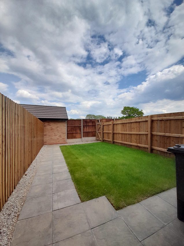 P89 Yew Tree Garden