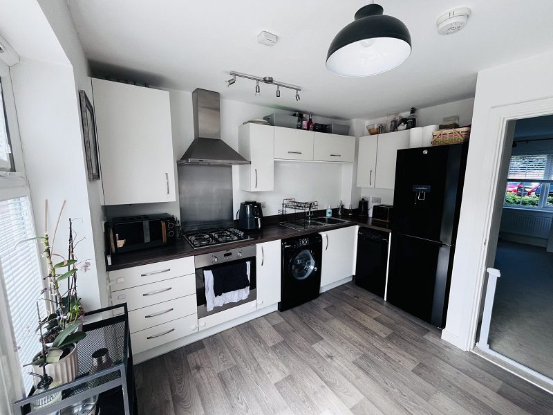 15 Harrow Close Kitchen 1