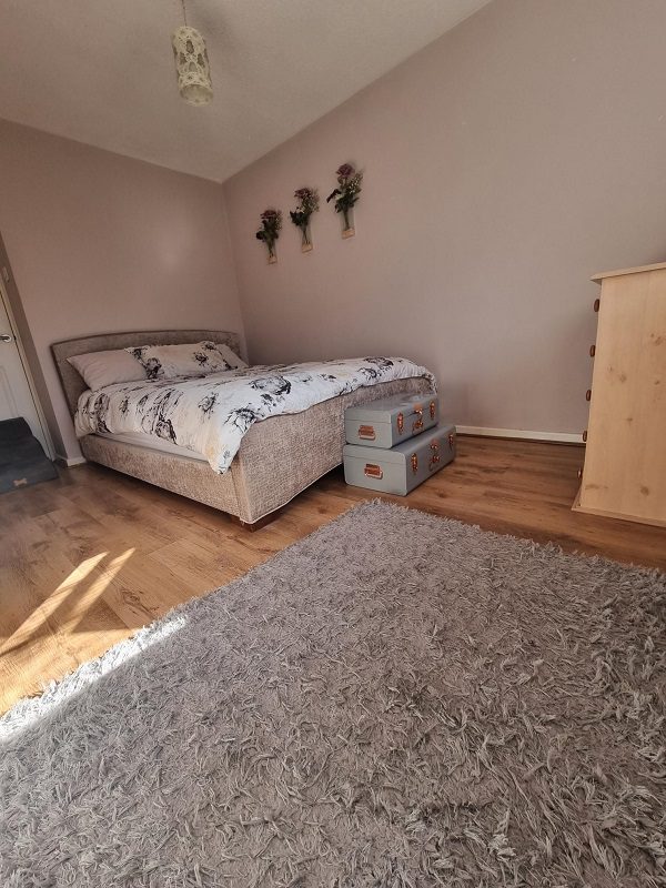 42 Byfield Rise 1000141839