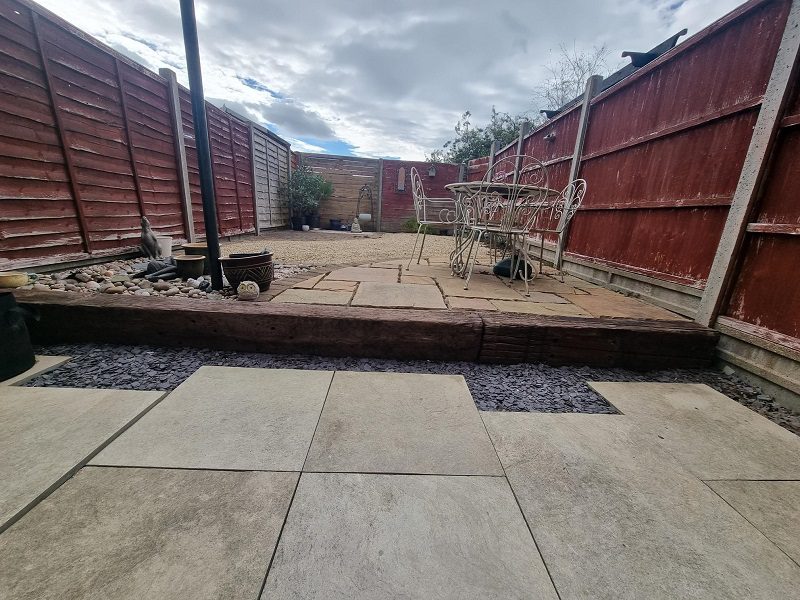 42 Byfield Rise 1000141851