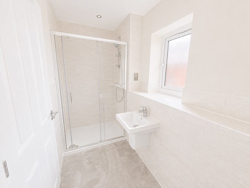 P2 Lowans Ensuite Pic 1