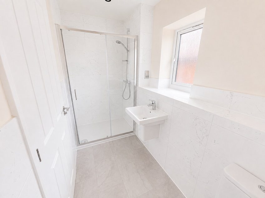 P3 Lowans Ensuite Pic 1