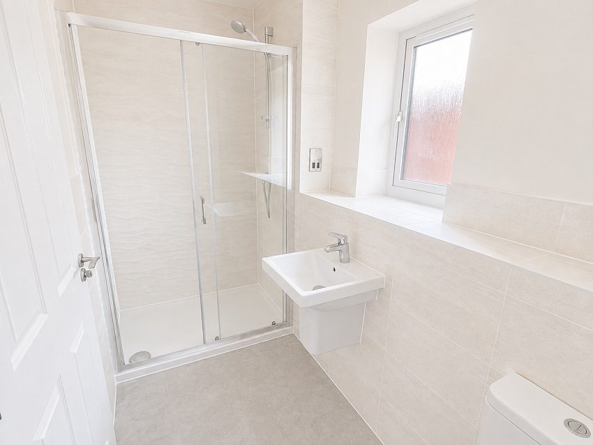 P4 Lowans Ensuite Pic 2